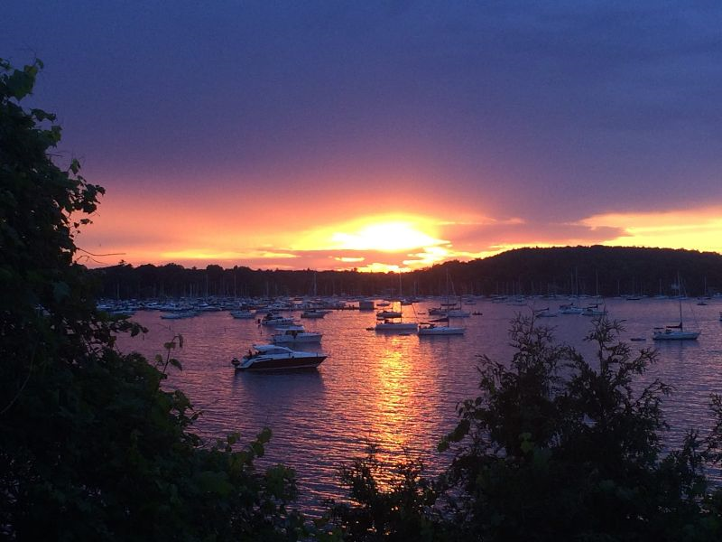 Lakeside Cottage with incredible views - Photo 2