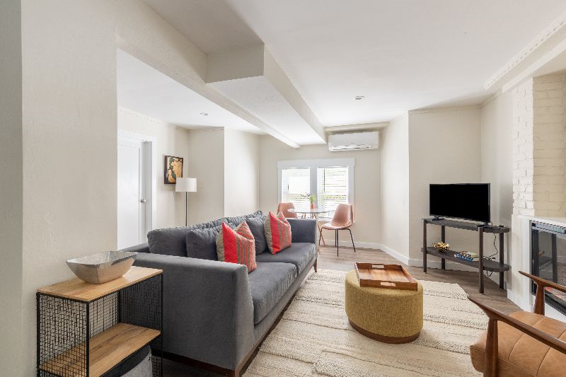Chic Apartment -Walkable to Hospitals and Piedmont Ave