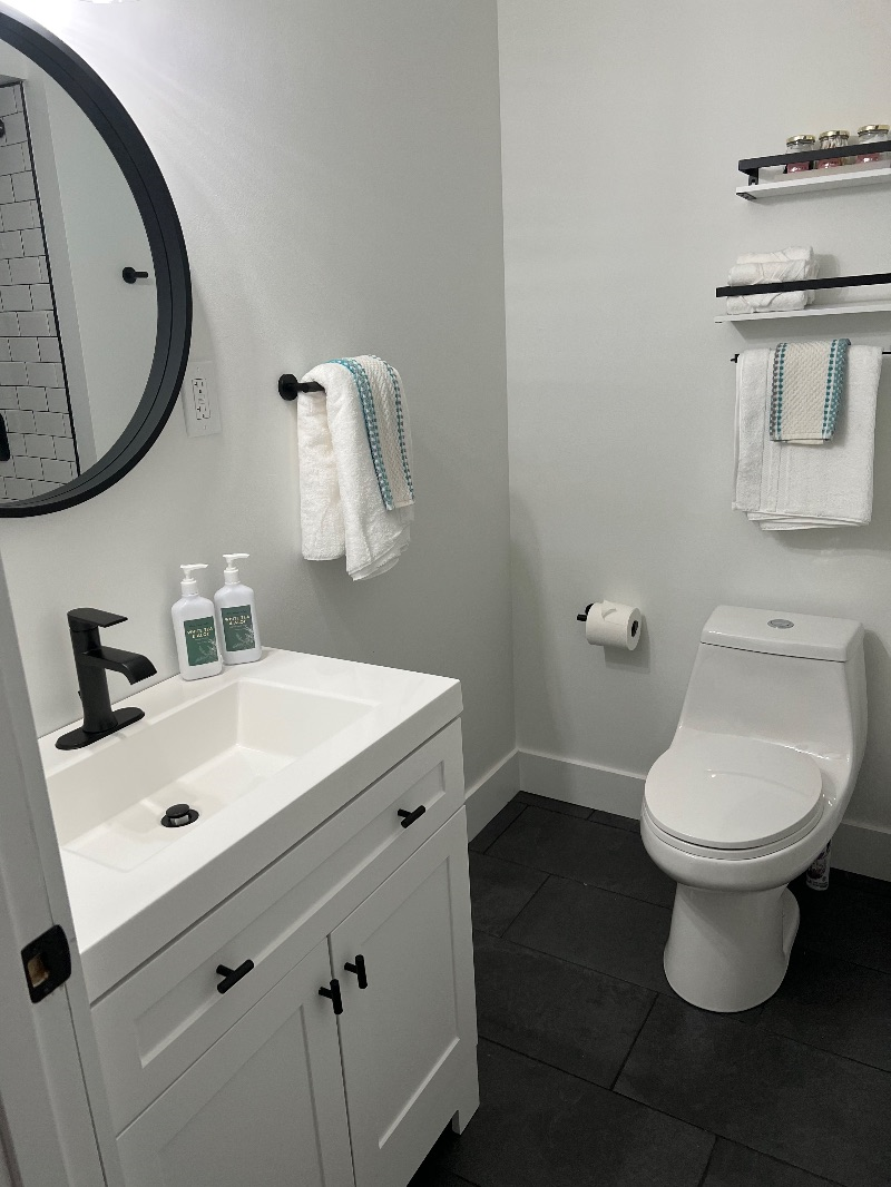 Modern Luxury Apartment with Parking in Heart of Southside - Photo 4