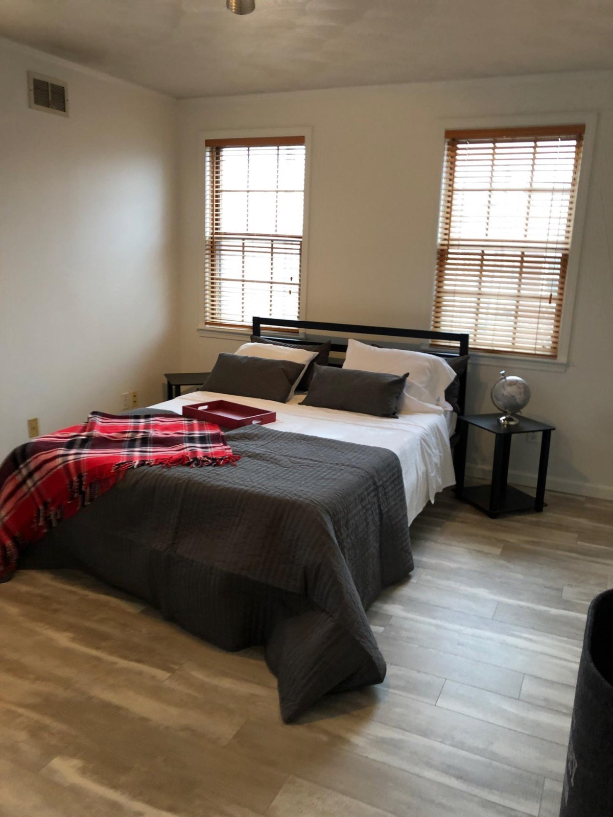 Modern Luxury Apartment with Parking in Heart of Southside - Photo 9