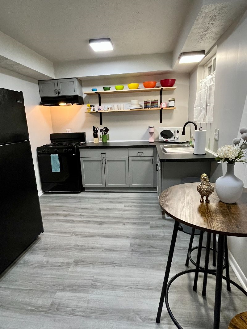 833 Lofts Luxe Comfort Near Hospitals, YSU Downtown