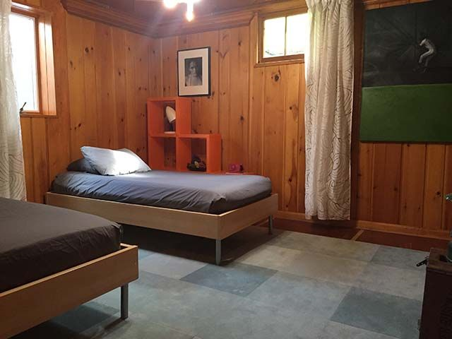 Cozy Mid-century - Photo 2