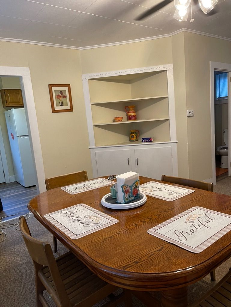 Beautiful fully furnished 3 bedroom 1.5 bath apartment - Photo 4