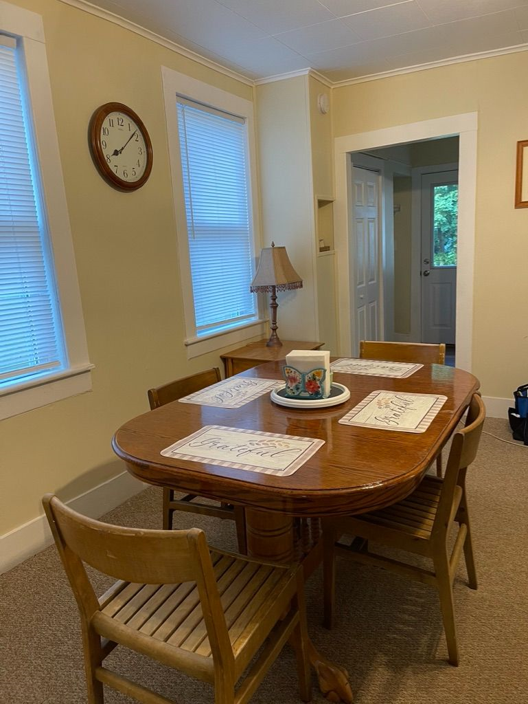 Beautiful fully furnished 3 bedroom 1.5 bath apartment - Photo 6