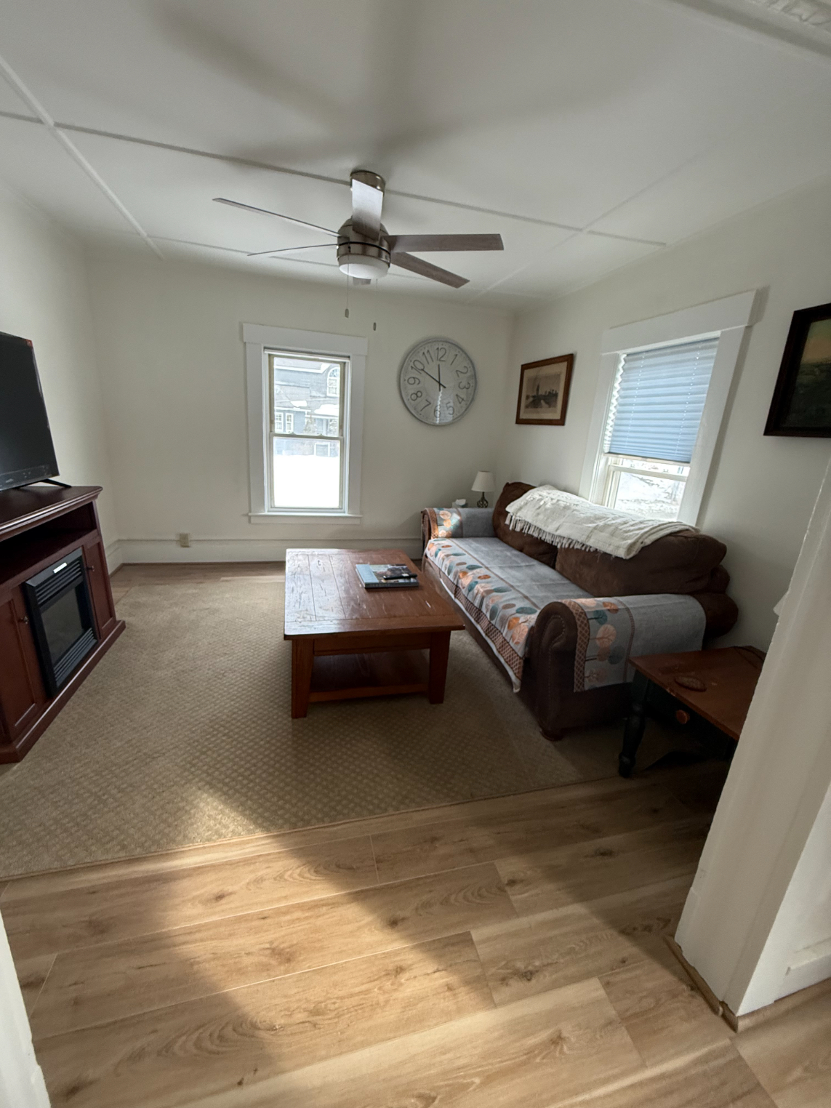 Nice 750+ square foot one bedroom with a porch.  $1400 all inclusive furnished, heath, internet and  - Photo 7