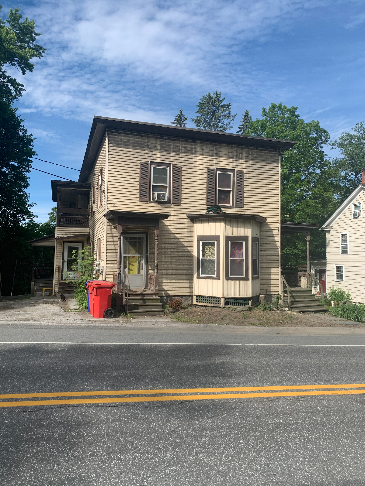 Nice 750+ square foot one bedroom with a porch.  $1400 all inclusive furnished, heath, internet and  - Photo 9