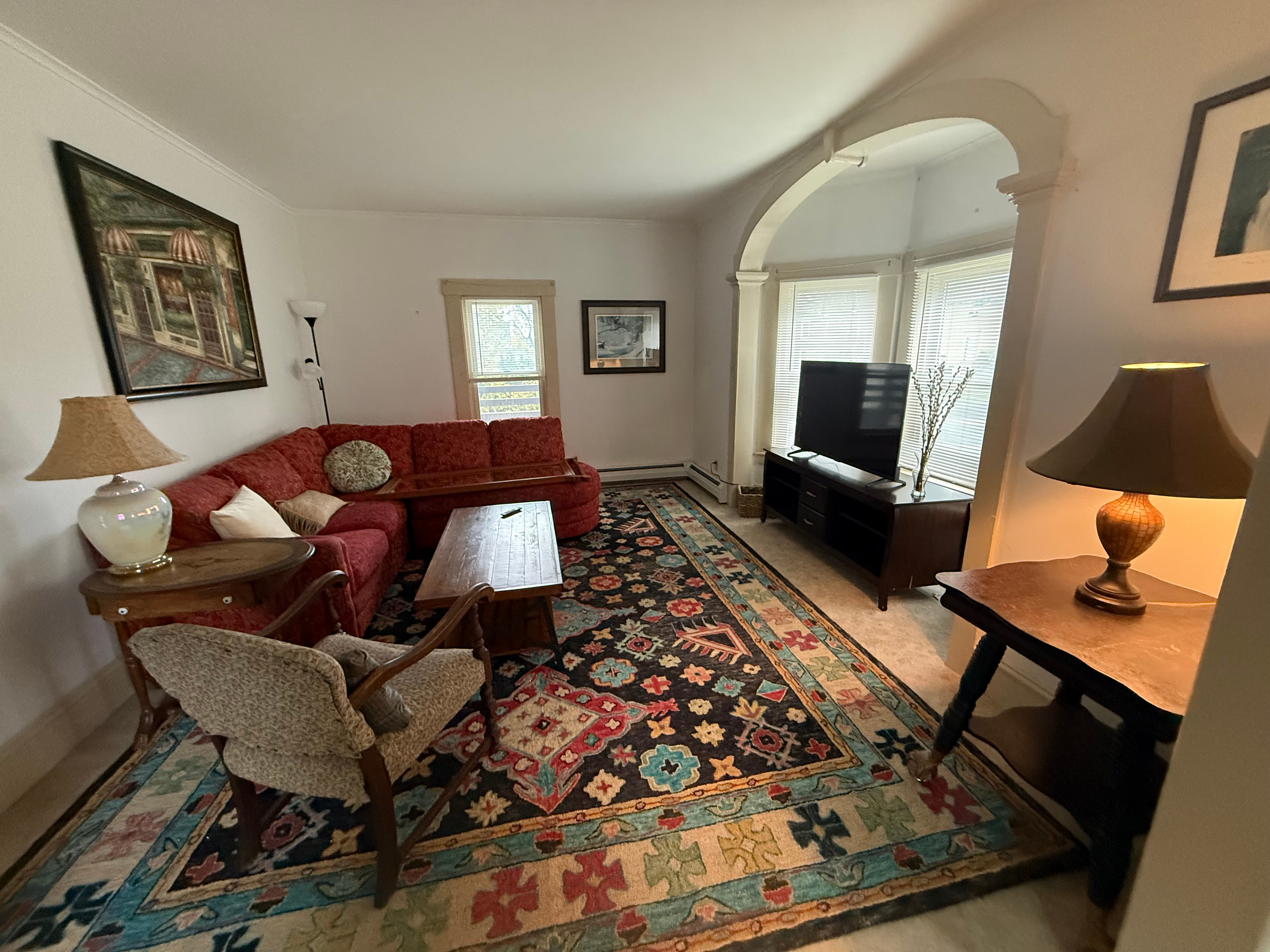 Nice 750+ square foot one bedroom with a porch.  $1400 all inclusive furnished, heath, internet and  - Photo 11