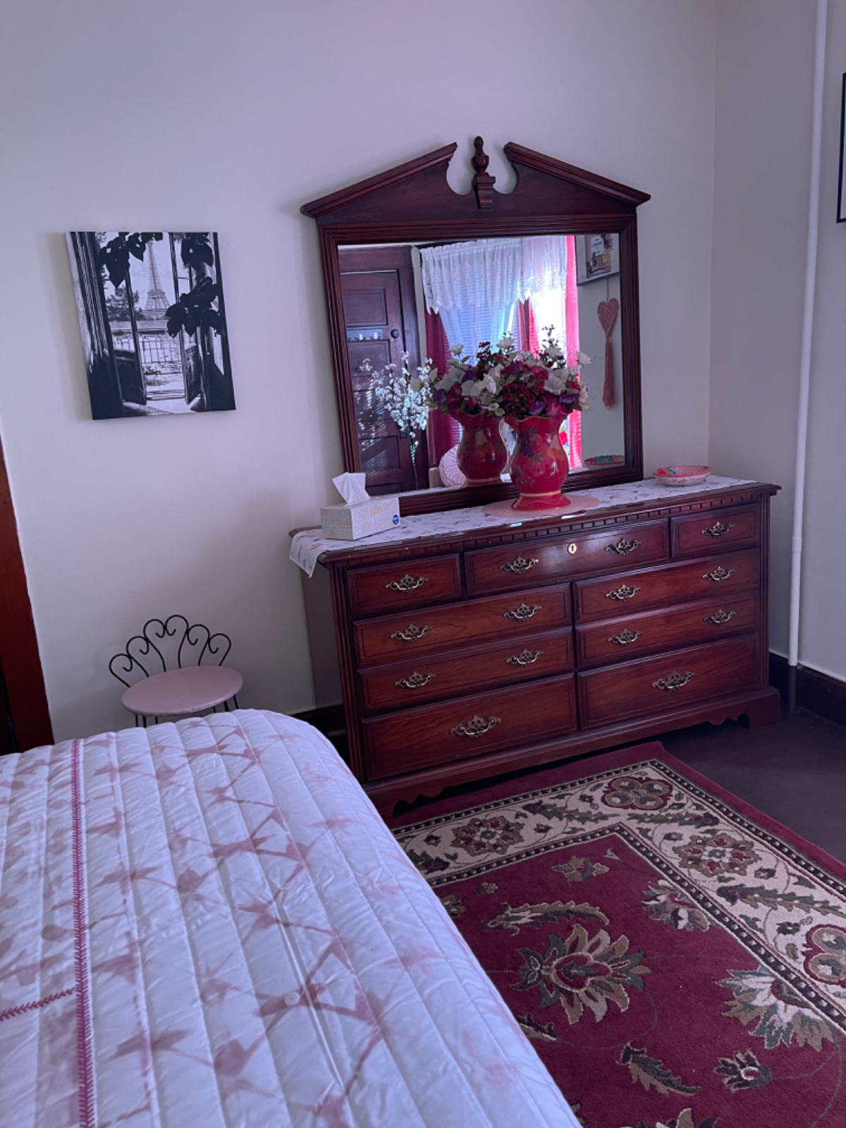 Beautiful One bedroom apartment. Feels like home! - Photo 2