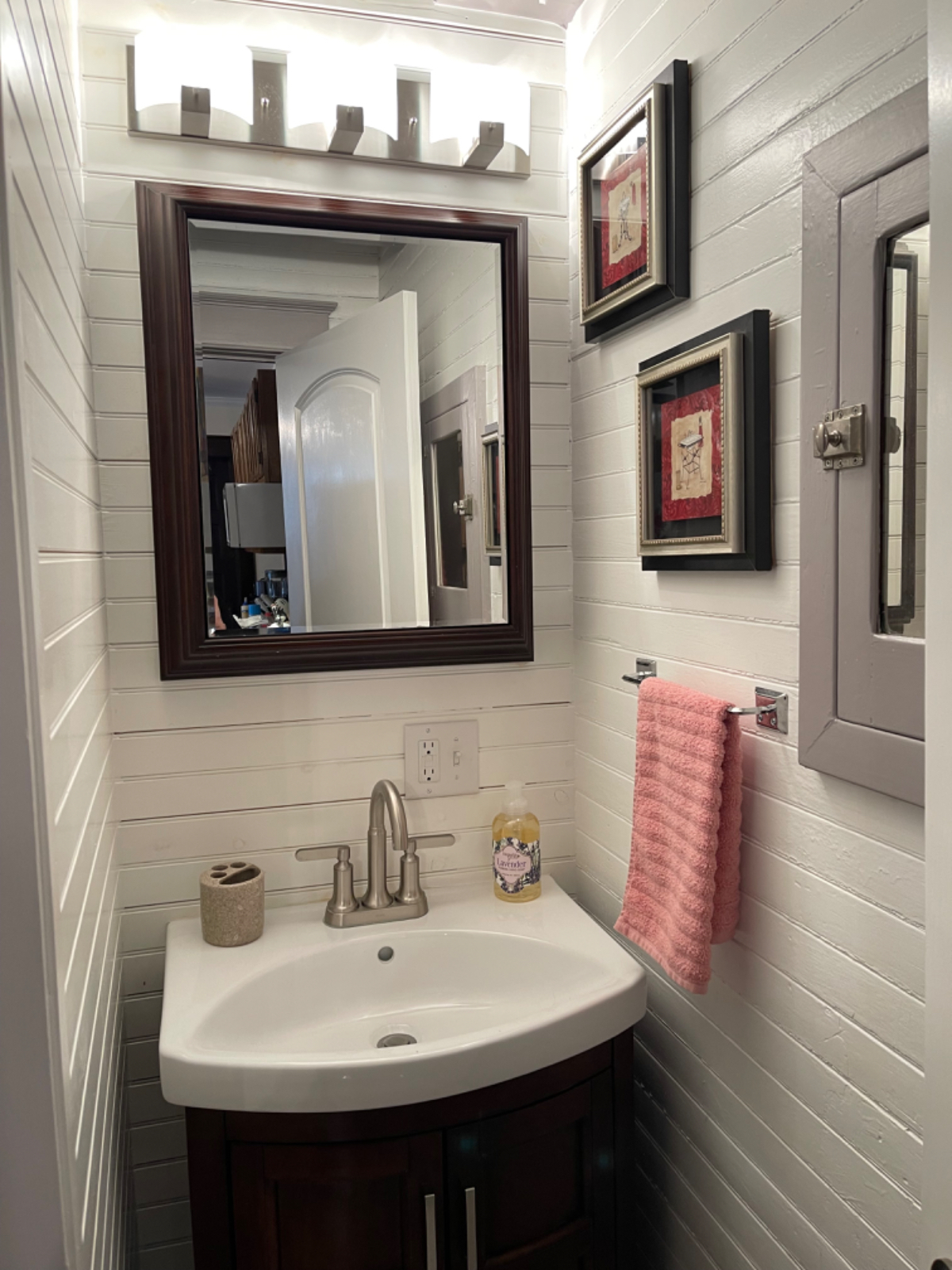 Beautiful One bedroom apartment. Feels like home! - Photo 8