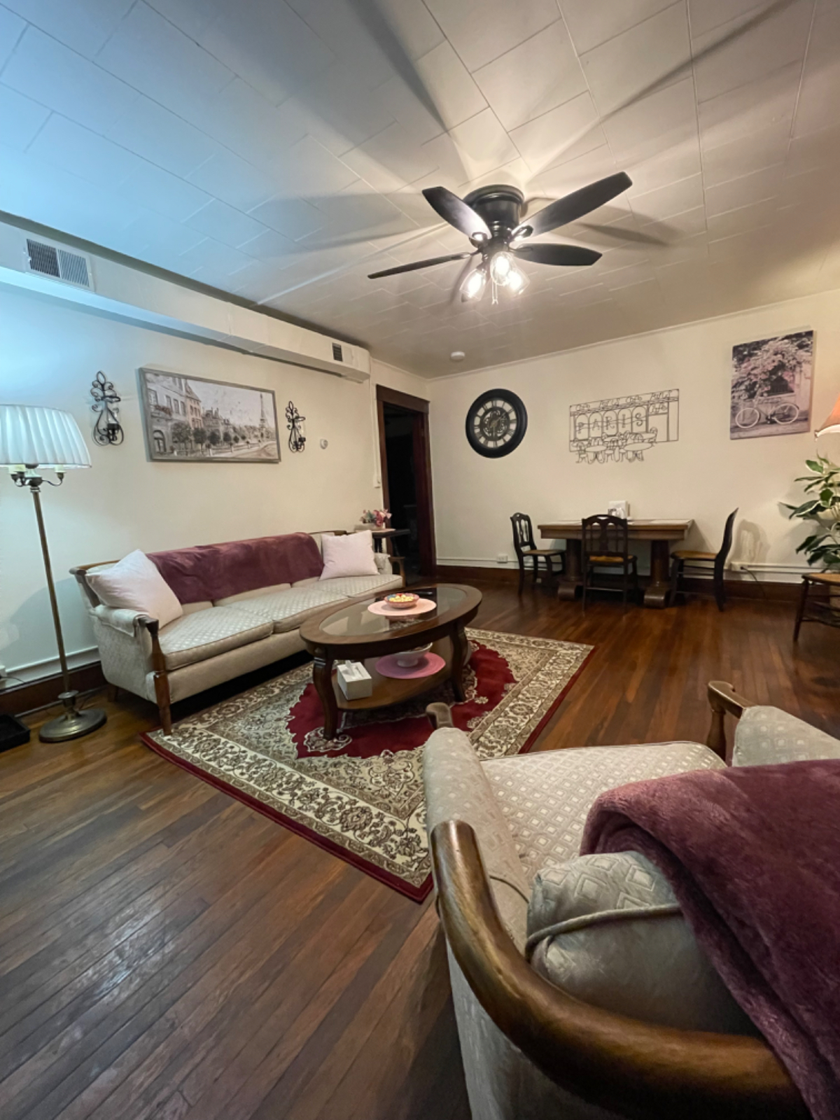 Beautiful One bedroom apartment. Feels like home! - Photo 11