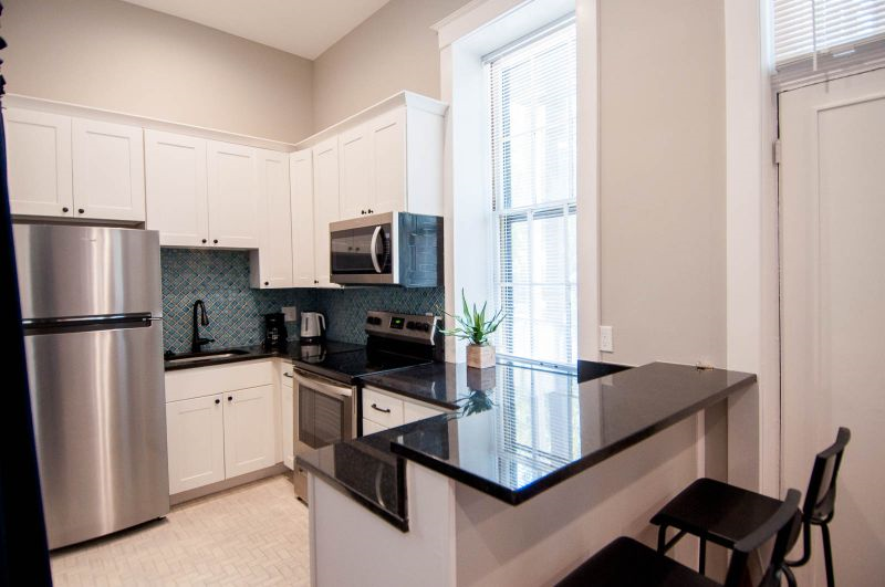 1901 Park 1R - Lafayette Sq Studio