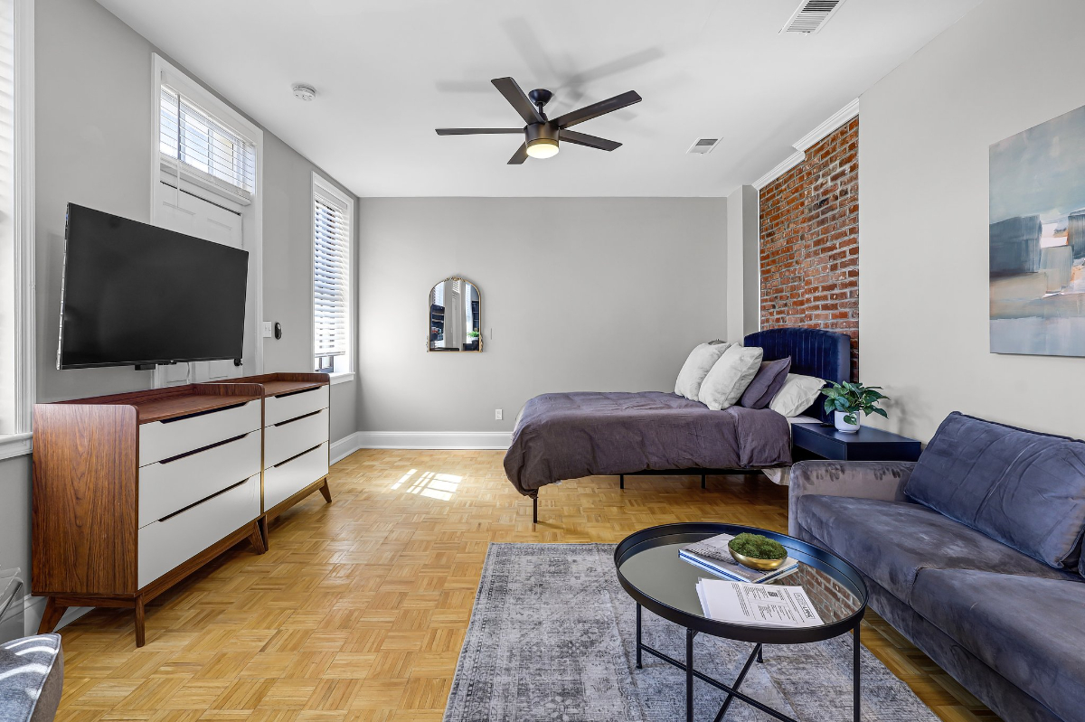 Unit 2R - Lafayette Square Studio