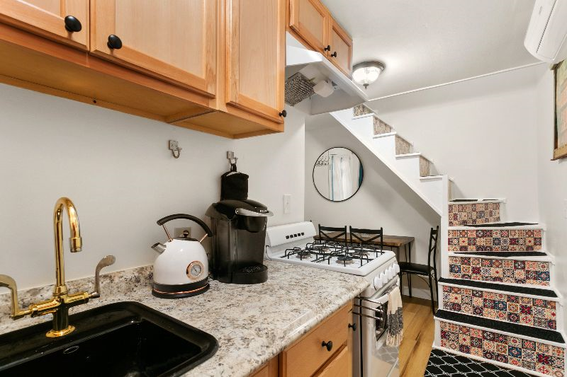 Lovely One Bedroom Steps to Magazine Street - Photo 7