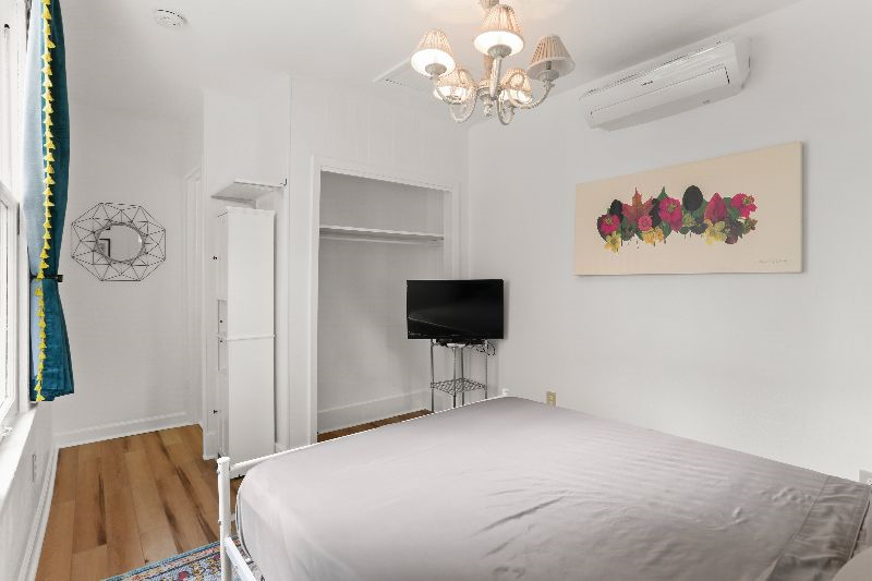 Lovely One Bedroom Steps to Magazine Street - Photo 9