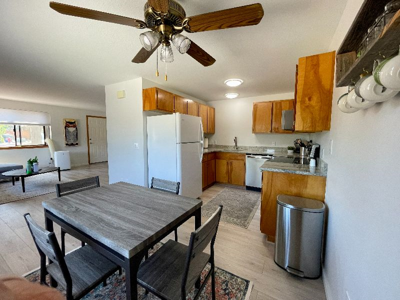Newly Updated Unit Walking Distance to Hospital and Eateries - Photo 3