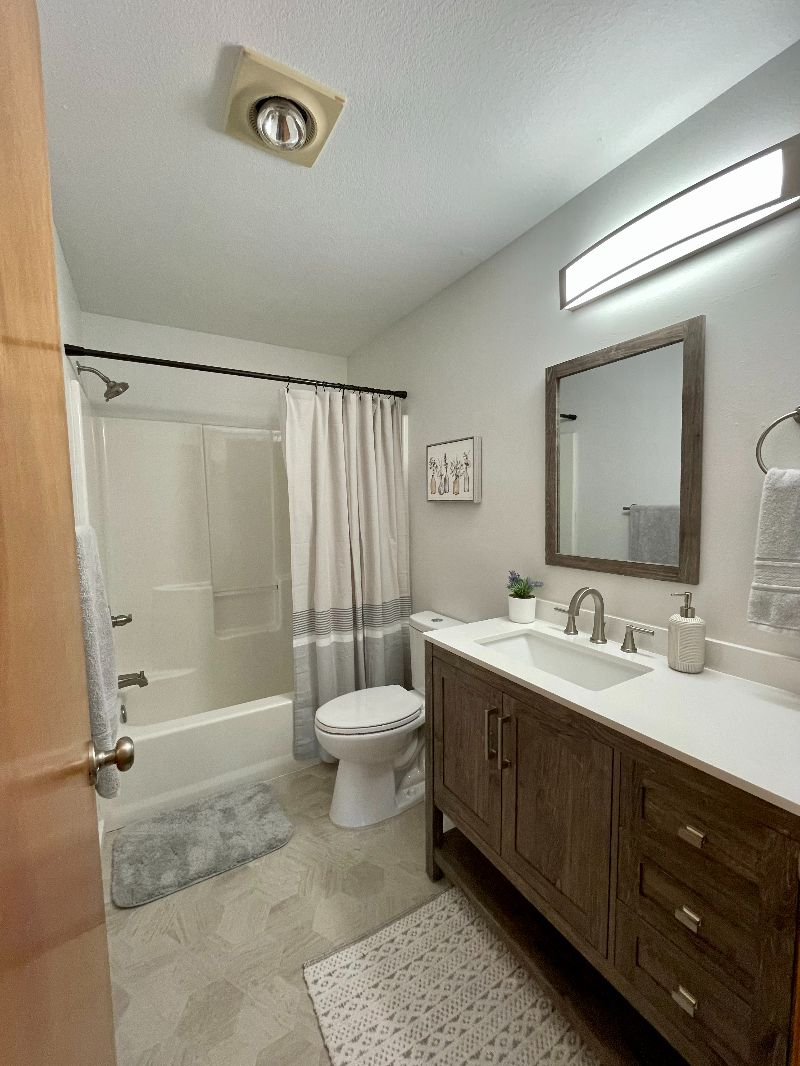 Newly Updated Unit Walking Distance to Hospital and Eateries - Photo 5