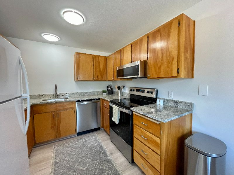 Newly Updated Unit Walking Distance to Hospital and Eateries - Photo 4