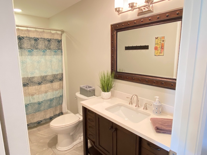 Quiet Neighborhod, Beautiful One Bedroom Apartment - Photo 5
