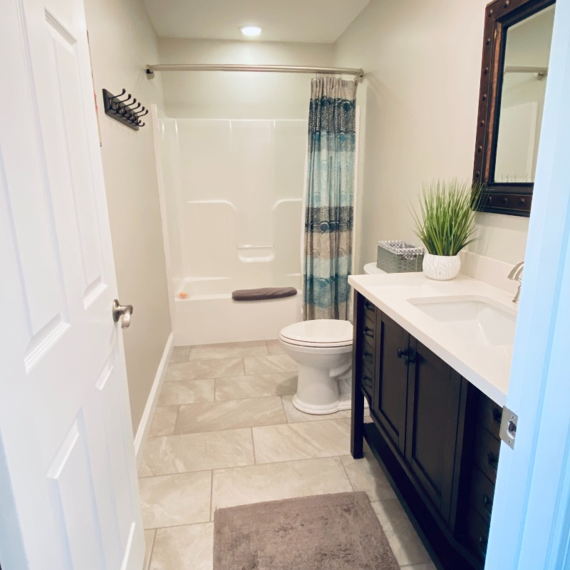 Quiet Neighborhod, Beautiful One Bedroom Apartment - Photo 6