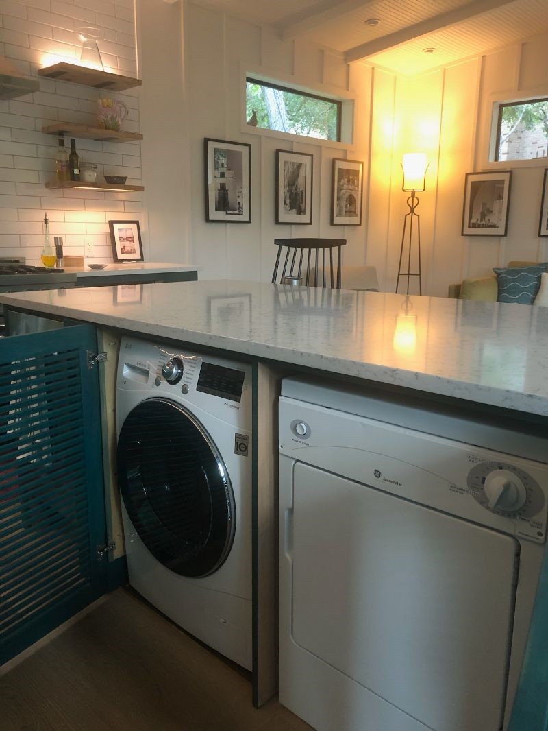 SPARKLING CREEKSIDE GUEST HOUSE - Photo 3