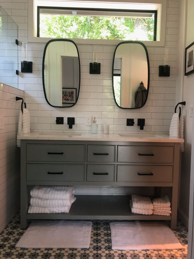 SPARKLING CREEKSIDE GUEST HOUSE - Photo 10