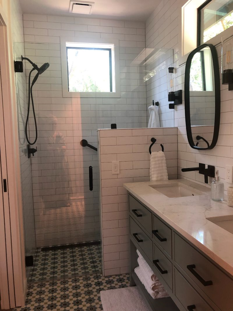 SPARKLING CREEKSIDE GUEST HOUSE - Photo 11