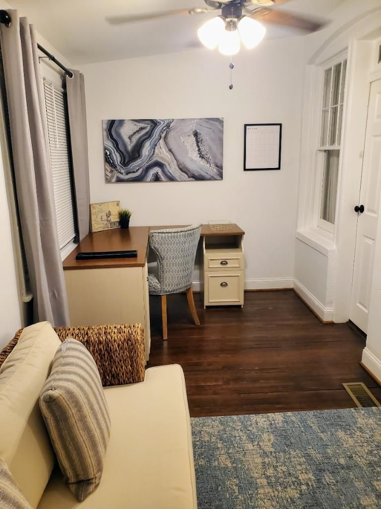 Comfy Stay 1-Bedroom - Photo 10