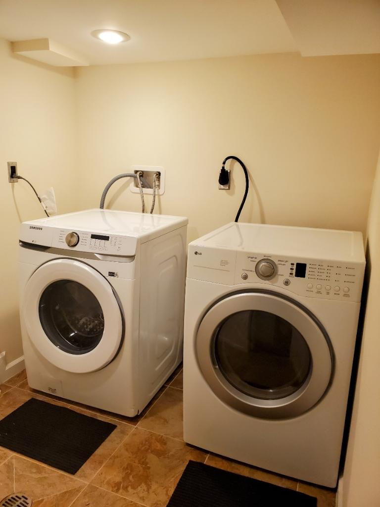 Comfy Stay 1-Bedroom - Photo 8