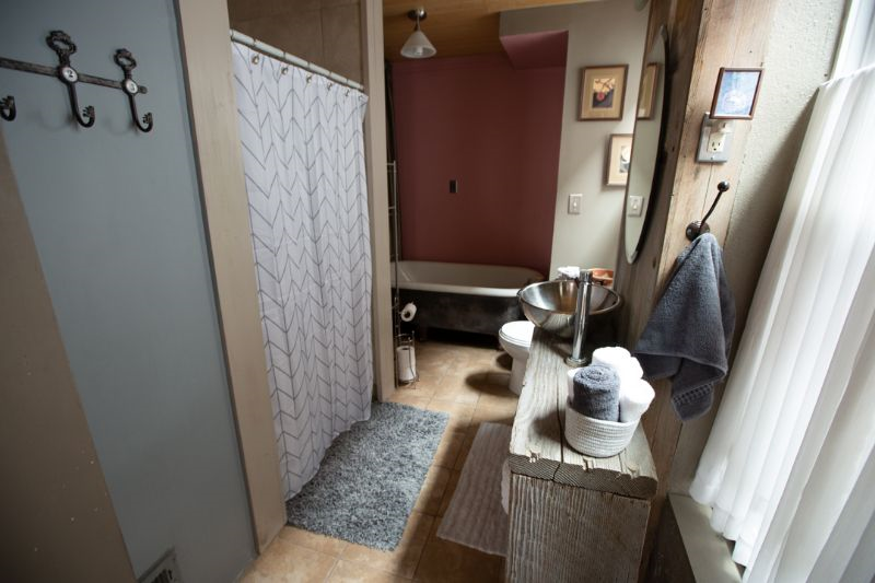Spacious Room in Vibrant RiNo Arts District - Photo 3