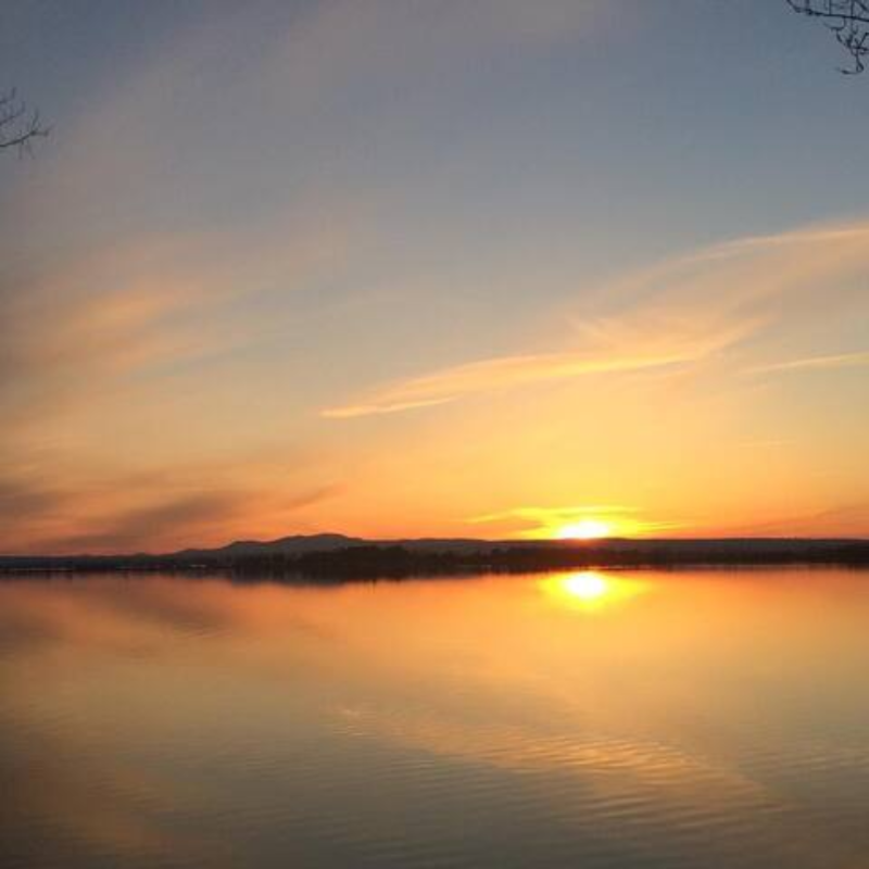 Lakefront Cottage - Photo 4