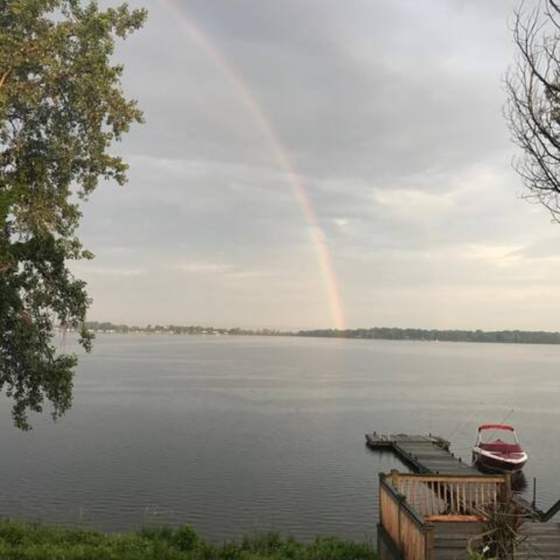Lakefront Cottage - Photo 3