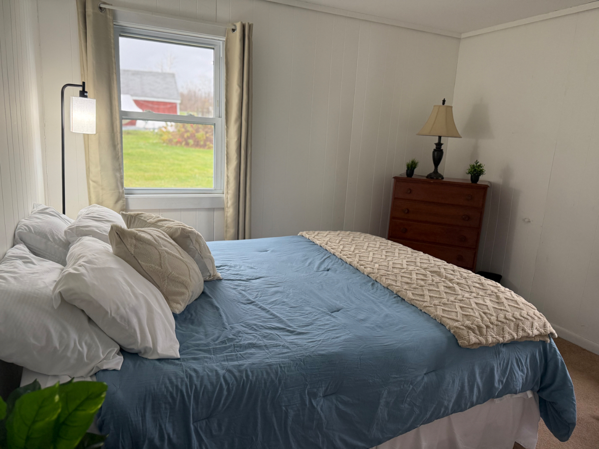 Lakefront Cottage - Photo 5