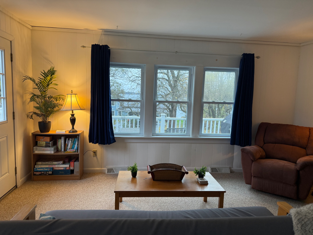 Lakefront Cottage - Photo 8
