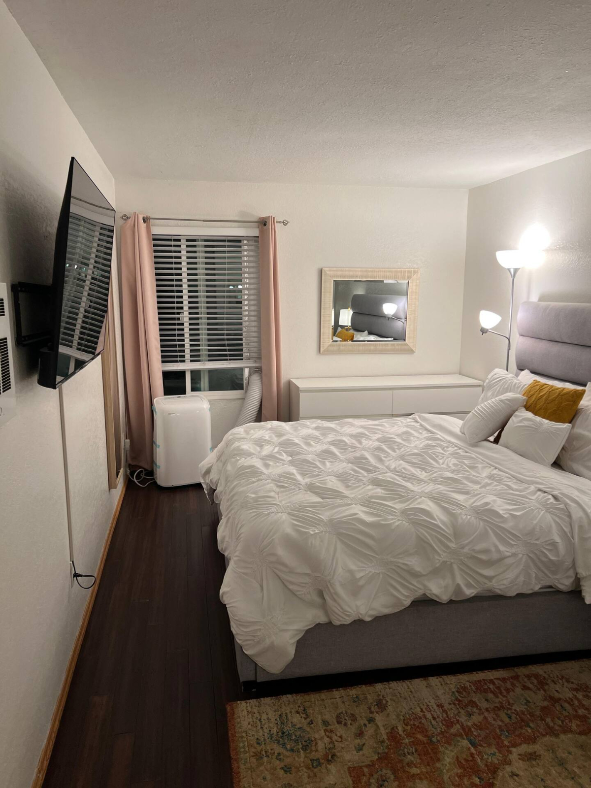Bright and Cozy Centrally Located Modern Condo Near Sharp Hospital Assigned Parking - Photo 5