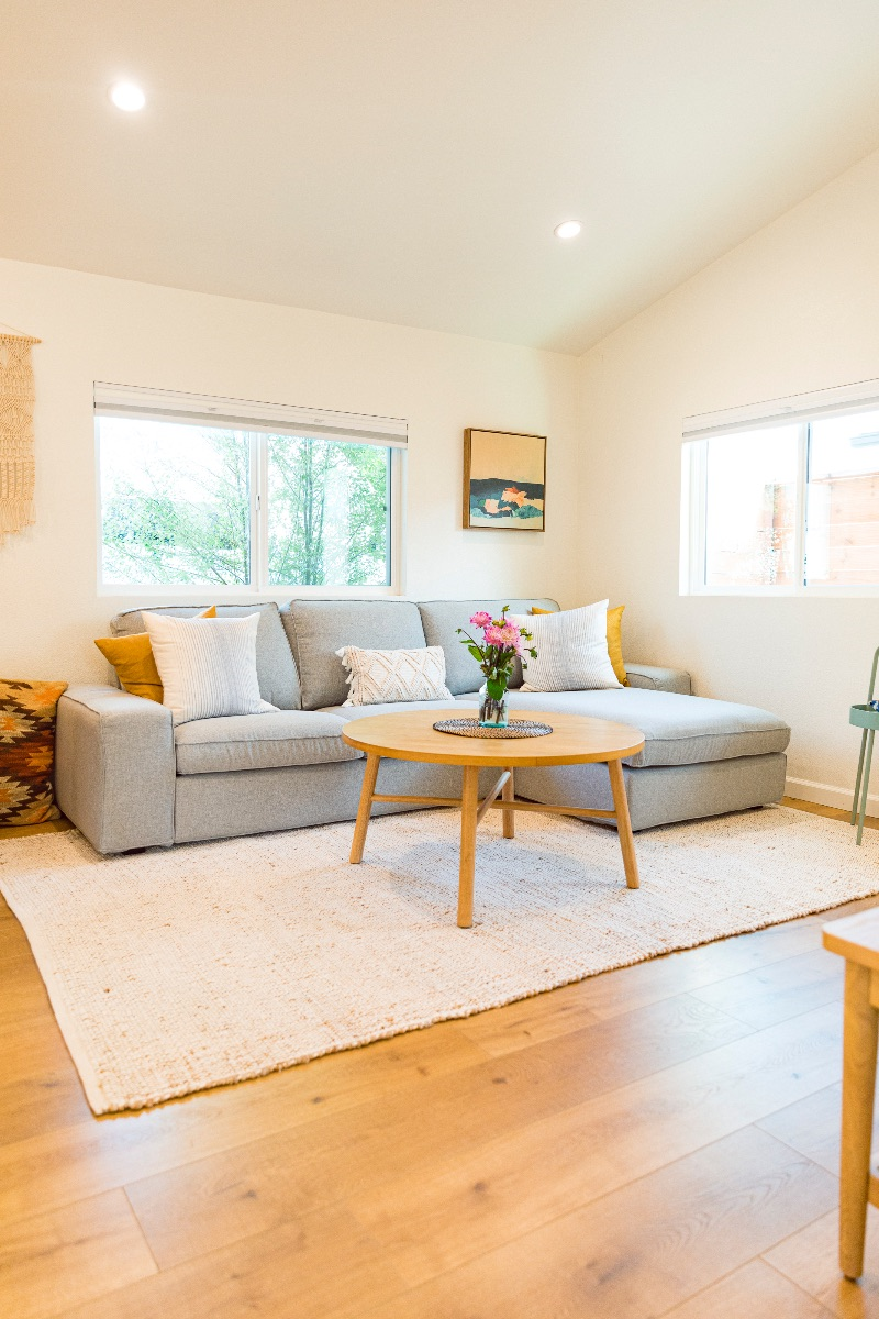 Cozy Private Bungalow- Just minutes from the beach - Photo 1