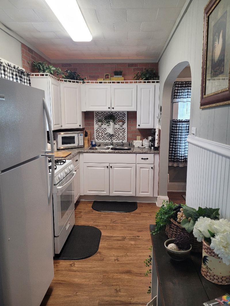The Cottage at North View professional housing for professional people - Photo 8