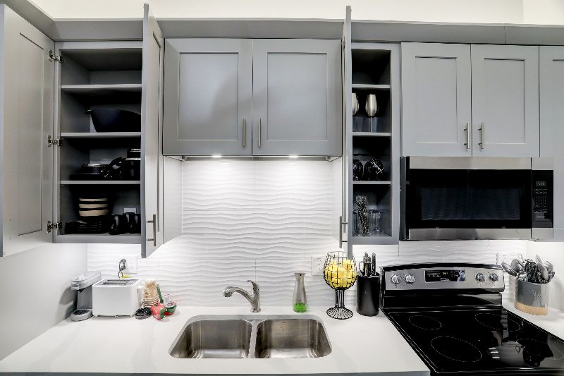 Fantastic Luxury Loft Condo with Direct Metrorail Access , On Property Eateries , Concierge Service  - Photo 8
