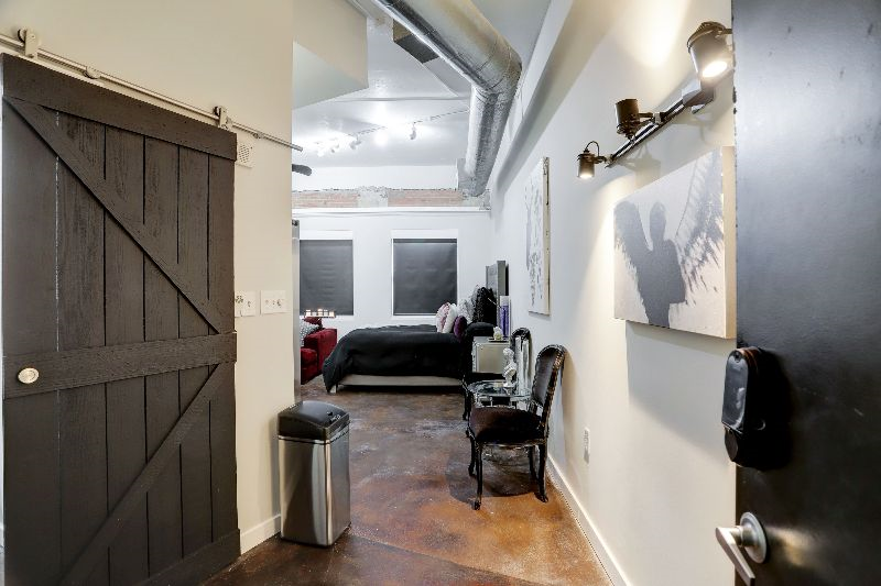 Fantastic Luxury Loft Condo with Direct Metrorail Access , On Property Eateries , Concierge Service  - Photo 6