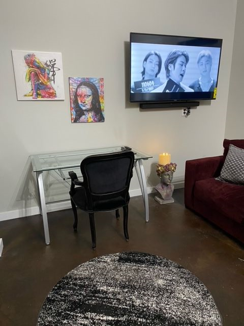 Fantastic Luxury Loft Condo with Direct Metrorail Access , On Property Eateries , Concierge Service  - Photo 5