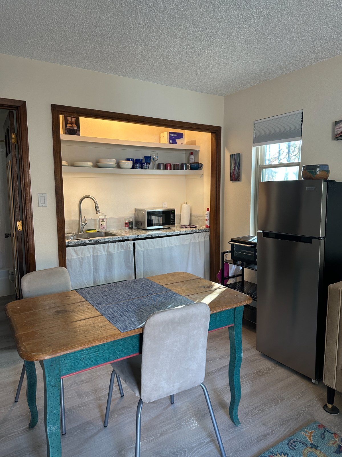 One Bedroom Gem connected to an artists home - Photo 5