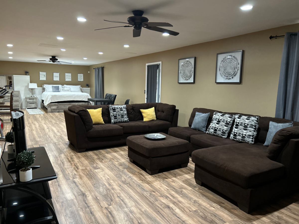 Amazing Basement Apartment with it's own entrance close to all major interstates - Photo 5