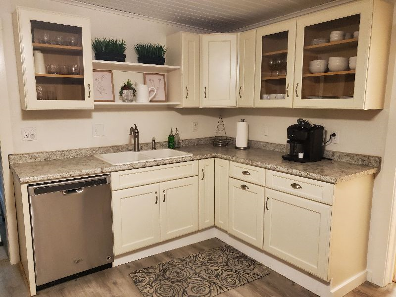 Best in the Bay! Cheerful 3 bedroom home! - Photo 2