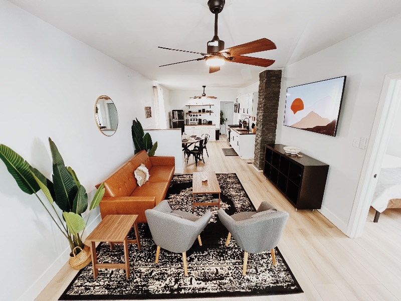 3 bed 1 bath in Historical Irving Park
