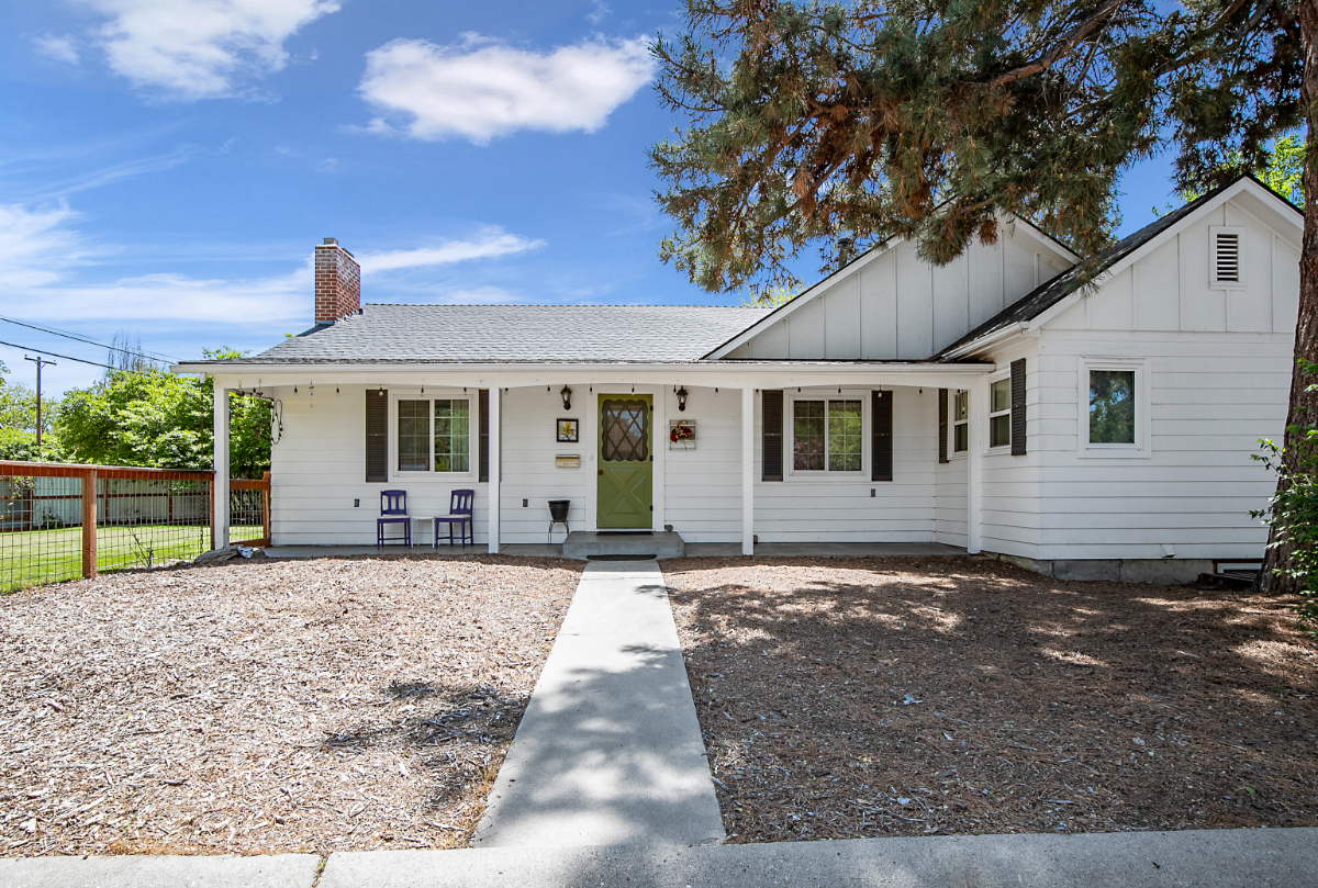 Spacious and Beautifully Furnished Home on Boise Bench
