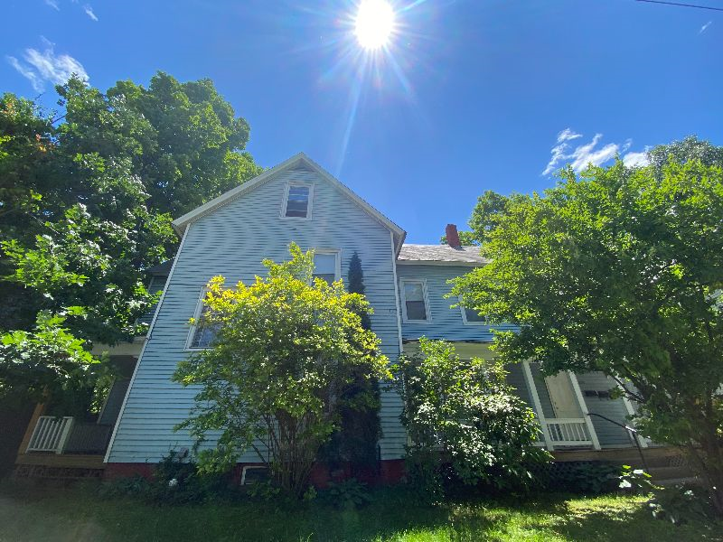 READ GREAT REV IEWS. APT 2. 2 BEDROOM. ALL INCL. - Photo 5