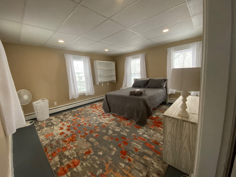 READ GREAT REV IEWS. APT 2. 2 BEDROOM. ALL INCL. - Photo 8