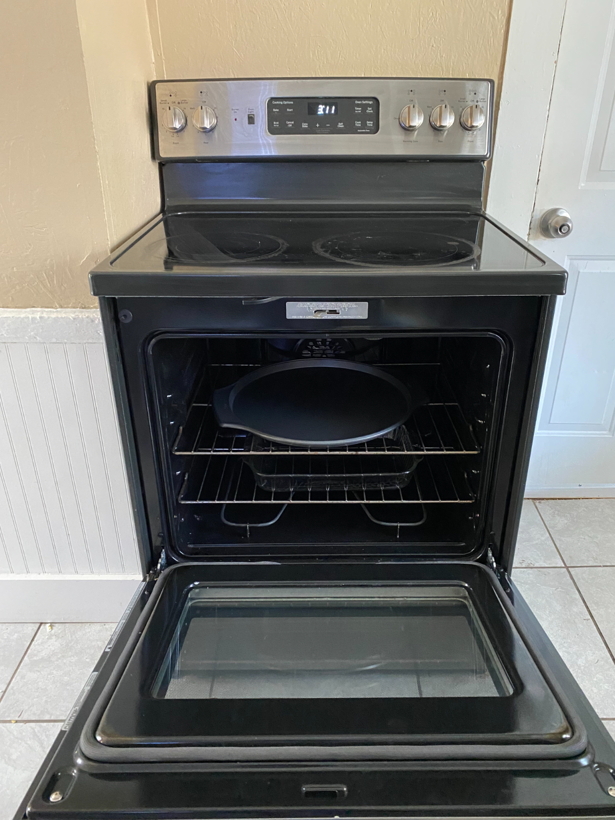 READ GREAT REV IEWS. APT 2. 2 BEDROOM. ALL INCL. - Photo 9