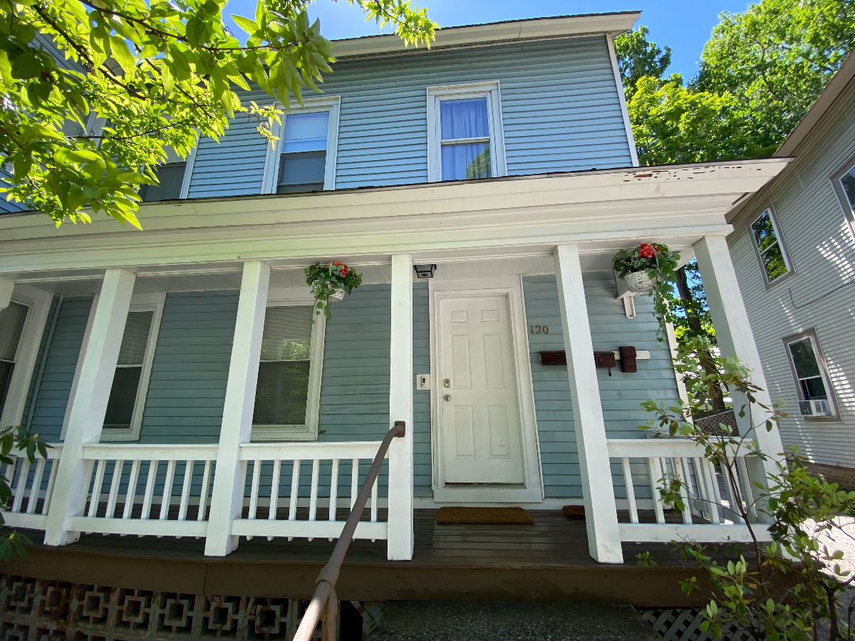 READ GREAT REV IEWS. APT 2. 2 BEDROOM. ALL INCL. - Photo 2