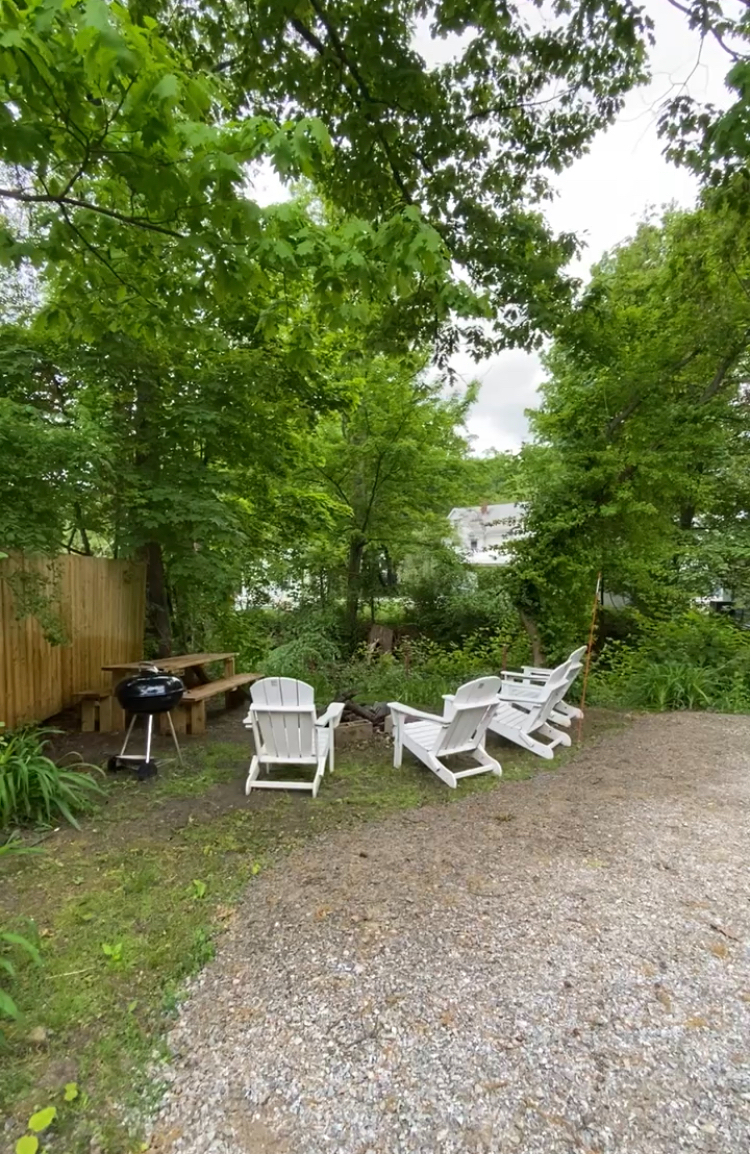 READ GREAT REV IEWS. APT 2. 2 BEDROOM. ALL INCL. - Photo 3