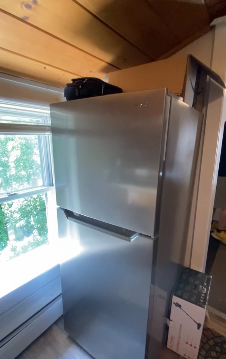 READ GREAT REV IEWS. APT 2. 2 BEDROOM. ALL INCL. - Photo 11
